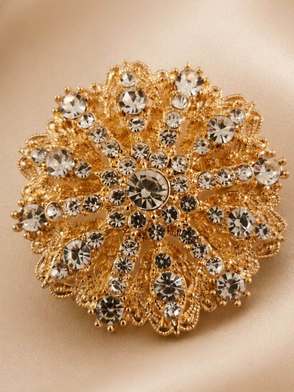 💎 Gold-Tone Clear Rhinestone Floral Statement Brooch